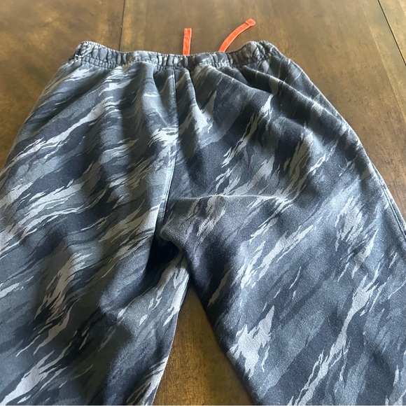 Nike Sweatpants - Picture 2 of 6